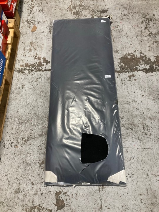 Lot 316  
            Marchington SR17 - Delivery or Collection 

                
2 X ASSORTED UPHOLSTERED HEADBOARDS TO INCLUDE KING SIZE HEADBOARD IN SILVER CRUS... - Image 2