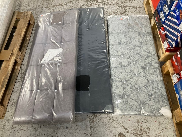 Lot 317  
            Marchington SR17 - Delivery or Collection 

                
3 X ASSORTED UPHOLSTERED HEADBOARDS TO INCLUDE SMALL DOUBLE HEADBOARD IN SILVER C...