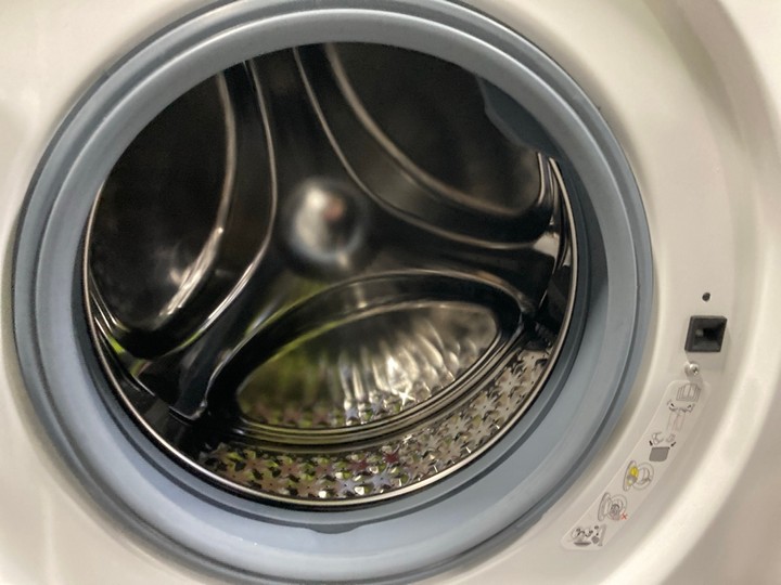 Lot 31  
            Marchington SR17 - Delivery or Collection 

                
HISENSE 6KG FREESTANDING WASHING MACHINE MODEL : WFQP6012EVM - ORIGINAL RRP - £24... - Image 2