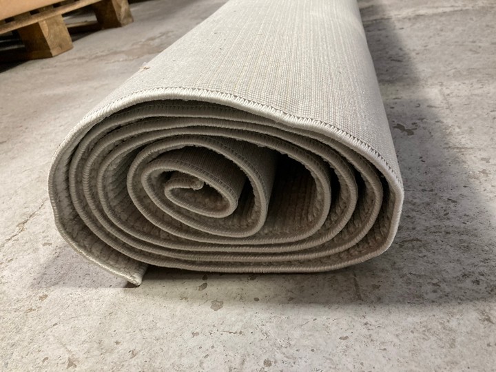 Lot 325  
            Marchington SR17 - Delivery or Collection 

                
THE RUGS CARMEL LARGE FLOOR RUG IN GREY/CREAM : SIZE 200 X 290CM: LOCATION - BR5 - Image 3