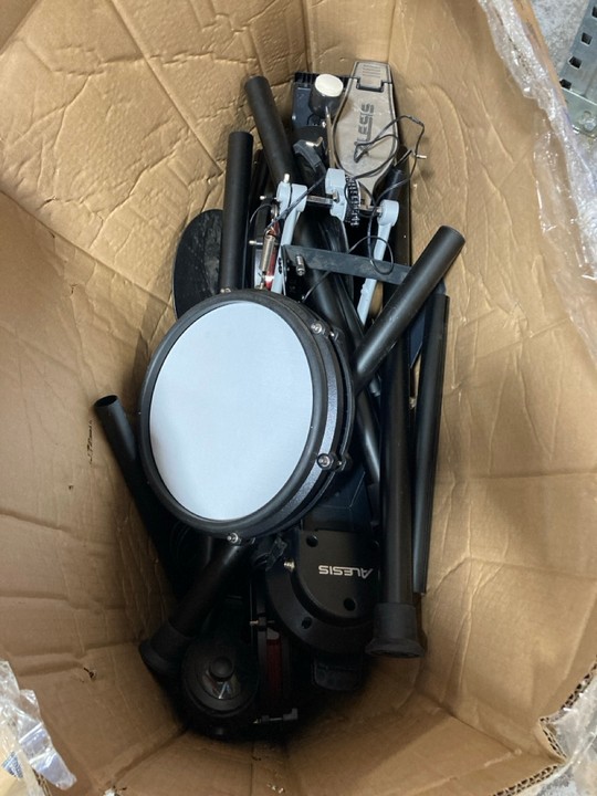 Lot 328  
            Marchington SR17 - Delivery or Collection 

                
ALESIS ELECTRIC DRUM KIT SET: LOCATION - BR5
