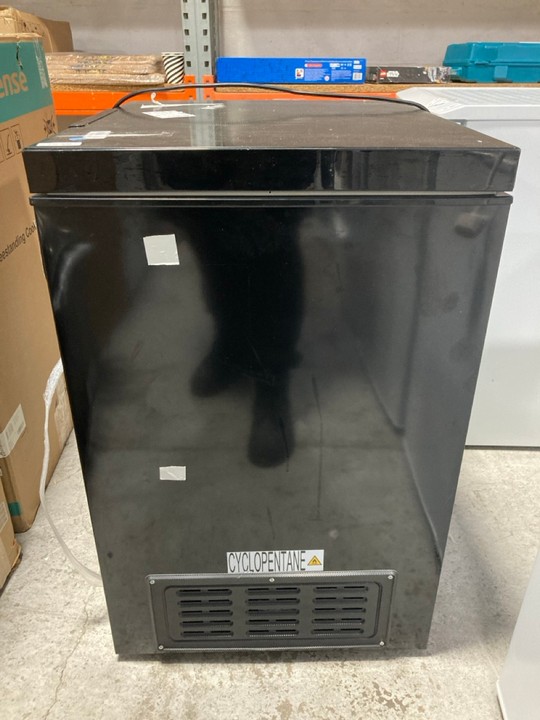 Lot 35  
            Marchington SR17 - Delivery or Collection 

                
FRIDGEMASTER 142L CHEST FREEZER MODEL : MCF142EB - ORIGINAL RRP - £169: LOCATION ... - Image 3