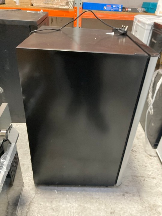 Lot 38  
            Marchington SR17 - Delivery or Collection 

                
HCK 115L WINE COOLER WITH GLASS DOOR MODEL : SC-130B-E - ORIGINAL RRP - £449: LOC... - Image 3