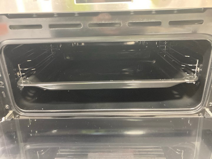 Lot 51  
            Marchington SR17 - Delivery or Collection 

                
RUSSELL HOBBS BUILT IN DOUBLE ELECTRIC OVEN MODEL : RH89DEO2002SS: LOCATION - B3 - Image 2