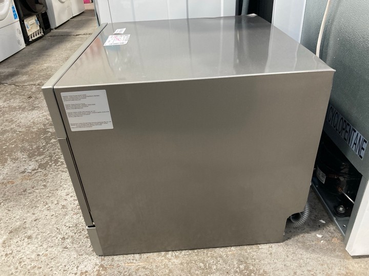 Lot 57  
            Marchington SR17 - Delivery or Collection 

                
COMFEE TABLE TOP DISHWASHER MODEL :KWH-TD602-S - ORIGINAL RRP - £219: LOCATION - B3 - Image 3