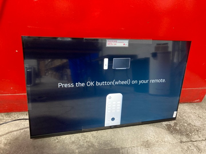 Lot 5  
            Marchington SR17 - Delivery or Collection 

                
LG 43" FULL HD LQ60 SMART LED TV MODEL : 43LQ60006LA - ORIGINAL RRP - £179: LOCAT...