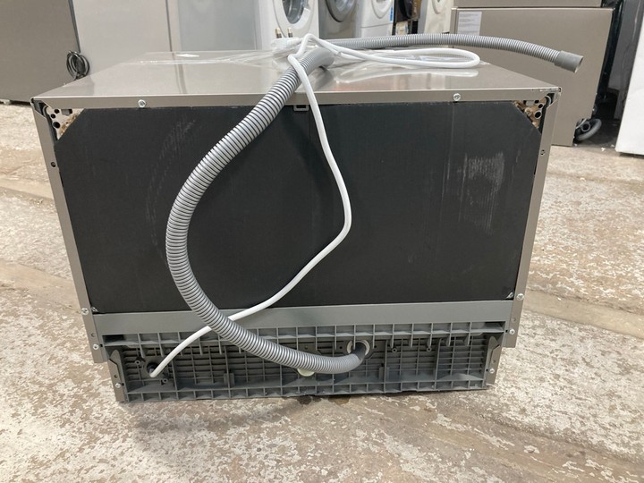 Lot 60  
            Marchington SR17 - Delivery or Collection 

                
COMFEE TABLE TOP DISHWASHER MODEL :KWH-TD602-S - ORIGINAL RRP - £219: LOCATION - B3 - Image 5