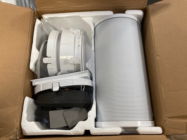 Lot 61  
            Marchington SR17 - Delivery or Collection 

                
COMFEE LOCAL AIR CONDITIONER BREEZY COOL PRO 7000 BTU/H 2.0KW: LOCATION - B3 - Image 2