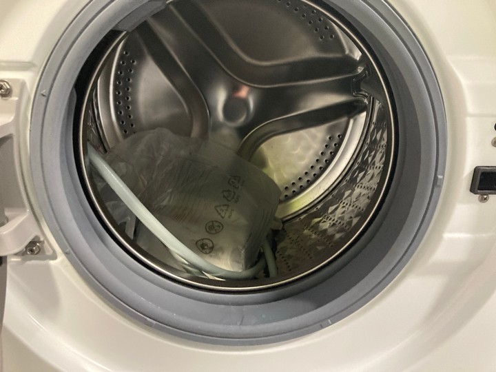 Lot 62  
            Marchington SR17 - Delivery or Collection 

                
SAMSUNG SERIES 6 9KG WASHING MACHINE MODEL : WW90DG6U85LE - ORIGINAL RRP - £479: ... - Image 2