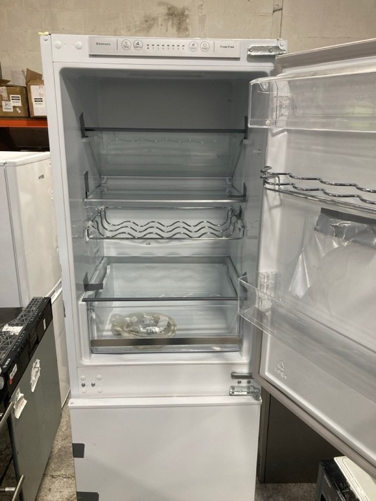 Lot 74  
            Marchington SR17 - Delivery or Collection 

                
HISENSE FROST FREE INTEGRATED FRIDGE FREEZER MODEL : RIB291F4AWE - ORIGINAL RRP -... - Image 2