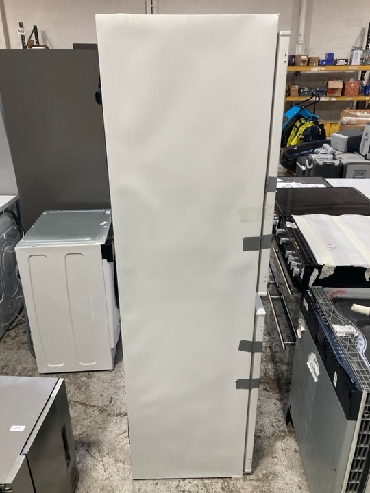 Lot 74  
            Marchington SR17 - Delivery or Collection 

                
HISENSE FROST FREE INTEGRATED FRIDGE FREEZER MODEL : RIB291F4AWE - ORIGINAL RRP -... - Image 4