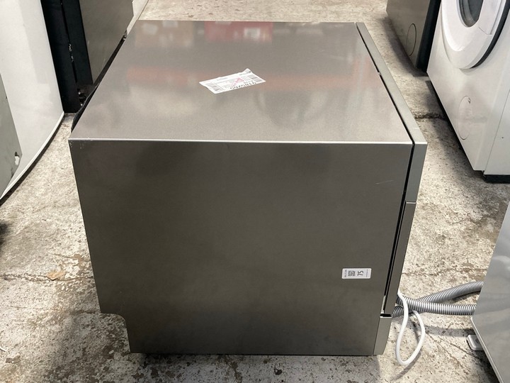 Lot 75  
            Marchington SR17 - Delivery or Collection 

                
COMFEE TABLE TOP DISHWASHER MODEL :KWH-TD602-S - ORIGINAL RRP - £219: LOCATION - B4 - Image 4