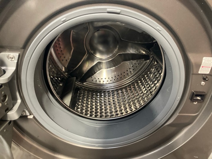 Lot 94  
            Marchington SR17 - Delivery or Collection 

                
SAMSUNG SERIES 5 WASHER DRYER MODEL : WD80TA046BX - ORIGINAL RRP - £479: LOCATION... - Image 2