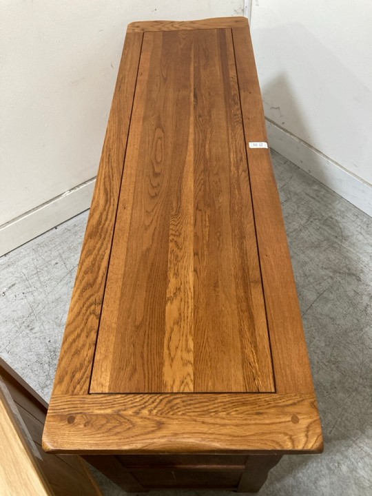 Lot 102  
            Marchington SR10 - Delivery or Collection 

                
OAK FURNITURELAND ORIGINAL RUSTIC SOLID OAK 3+4 CHEST OF DRAWERS - ORIGINAL RRP £...