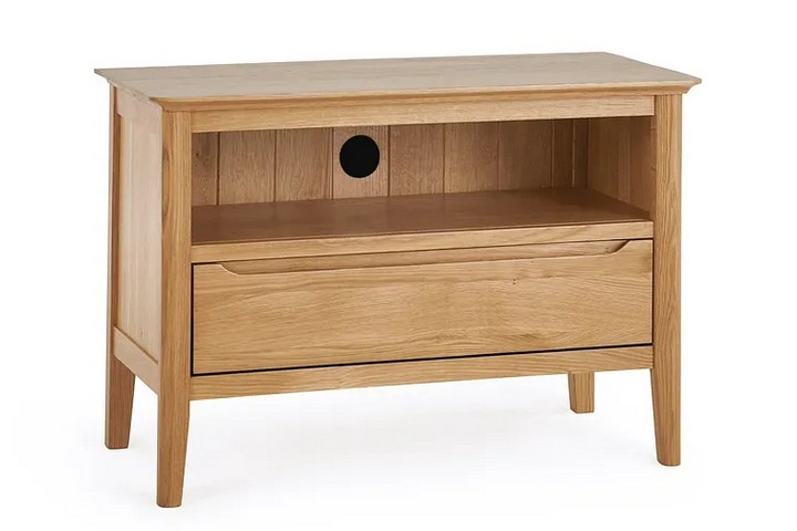 Lot 104  
            Marchington SR10 - Delivery or Collection 

                
OAK FURNITURELAND COPENHAGEN SMALL TV UNIT IN NATURAL SOLID OAK FINISH - ORIGINAL...