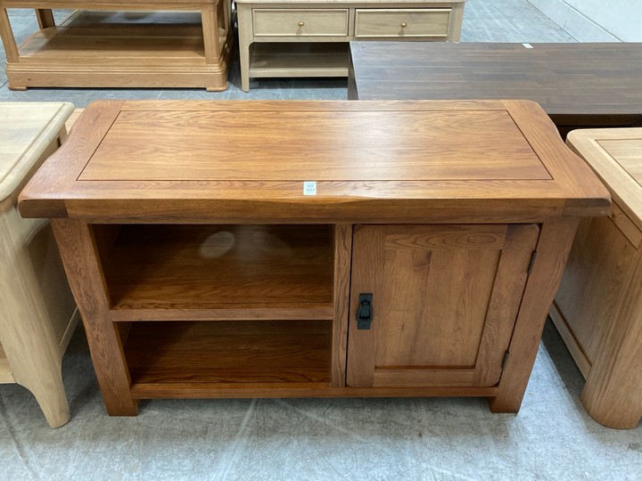 Lot 107  
            Marchington SR10 - Delivery or Collection 

                
OAK FURNITURELAND ORIGINAL RUSTIC SOLID OAK CABINET - ORIGINAL RRP £389.99: LOCAT...
