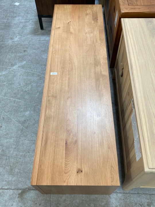 Lot 109  
            Marchington SR10 - Delivery or Collection 

                
OAK FURNITURELAND MAINE NATURAL SOLID OAK & METAL EXTRA LARGE UNIT - ORIGINAL RRP...