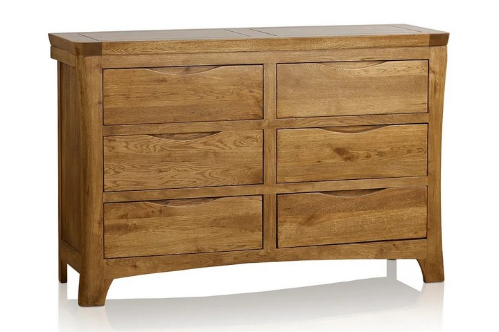 Lot 132  
            Marchington SR10 - Delivery or Collection 

                
OAK FURNITURELAND ORRICK CHEST OF 6 DRAWERS IN RUSTIC SOLID OAK FINISH - ORIGINAL...