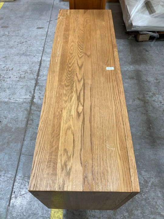 Lot 135  
            Marchington SR10 - Delivery or Collection 

                
OAK FURNITURELAND PARQUET BRUSHED AND GLAZED OAK 3+4 CHEST OF DRAWERS - ORIGINAL ...