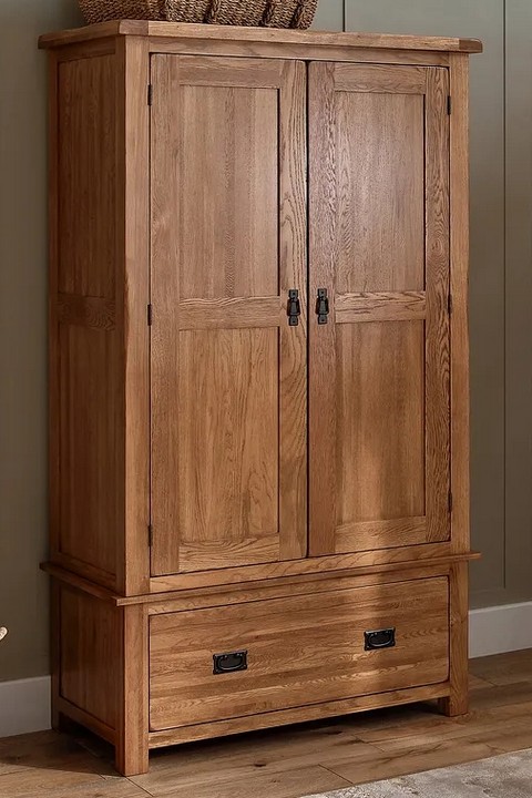 Lot 137  
            Marchington SR10 - Delivery or Collection 

                
OAK FURNITURELAND ORIGINAL RUSTIC SOLID OAK DOUBLE WARDROBE - ORIGINAL RRP £0.00:...