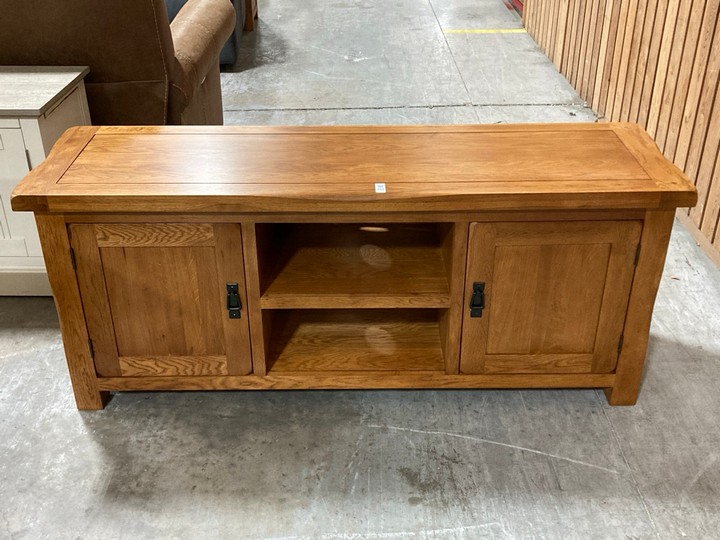 Lot 152  
            Marchington SR10 - Delivery or Collection 

                
OAK FURNITURELAND ORIGINAL RUSTIC SOLID OAK LARGE CABINET - ORIGINAL RRP £459.99:...