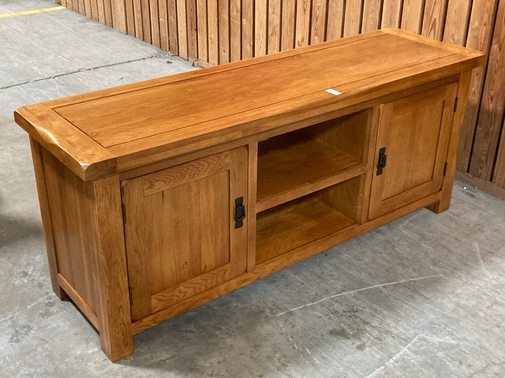 Lot 152  
            Marchington SR10 - Delivery or Collection 

                
OAK FURNITURELAND ORIGINAL RUSTIC SOLID OAK LARGE CABINET - ORIGINAL RRP £459.99:...