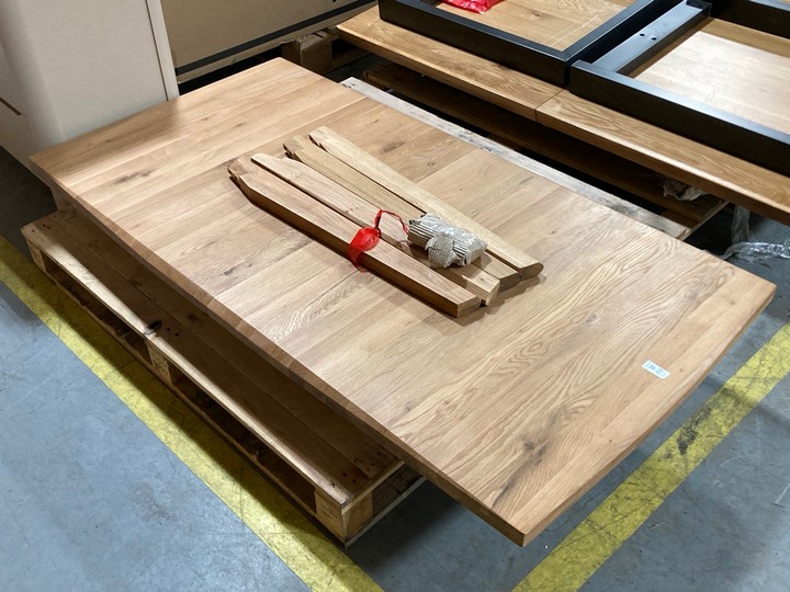 Lot 159  
            Marchington SR10 - Delivery or Collection 

                
OAK FURNITURELAND ROMSEY NATURAL SOLID OAK 4FT 3 EXTENDING DINING TABLE - ORIGINA...