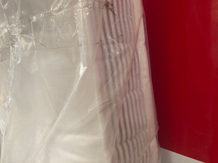 Lot 166  
            Marchington SR10 - Delivery or Collection 

                
LOAF.COM SOFA BED MATTRESS : SIZE 153 X 180CM: LOCATION - A3