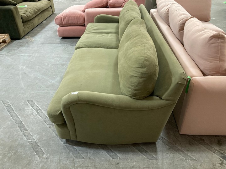 Lot 178  
            Marchington SR10 - Delivery or Collection 

                
LOAF.COM JONESY EXTRA LARGE 4 SEATER SOFA IN ALLOTMENT CLEVER COTTON - ORIGINAL R...