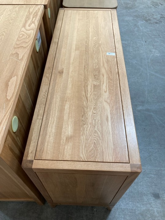 Lot 17  
            Marchington SR10 - Delivery or Collection 

                
OAK FURNITURELAND DURHAM NATURAL OAK LARGE SIDEBOARD - ORIGINAL RRP £649.99: LOCA...