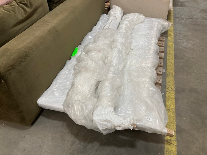 Lot 185  
            Marchington SR10 - Delivery or Collection 

                
LOAF.COM SPINDLE SUPER KING SIZE BED FRAME IN WEATHERED OAK FINISH - ORIGINAL RRP... - Image 2