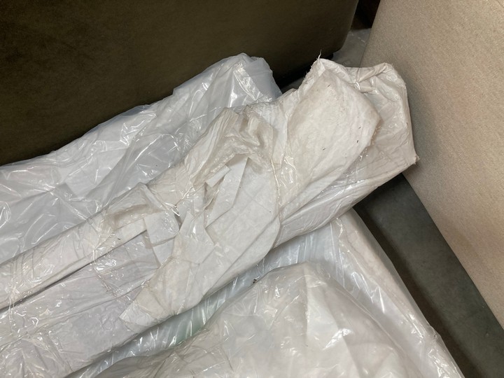 Lot 185  
            Marchington SR10 - Delivery or Collection 

                
LOAF.COM SPINDLE SUPER KING SIZE BED FRAME IN WEATHERED OAK FINISH - ORIGINAL RRP... - Image 4