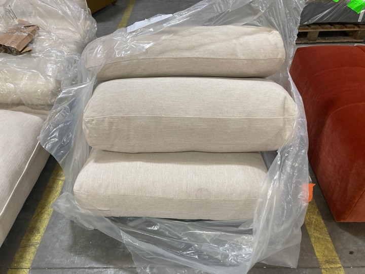 Lot 188  
            Marchington SR10 - Delivery or Collection 

                
2 X LOAF.COM SMITHY FEATHER BACK CUSHIONS IN HOUSE THATCH FABRIC TO INCLUDE LOAF....