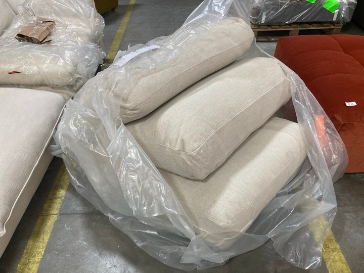 Lot 188  
            Marchington SR10 - Delivery or Collection 

                
2 X LOAF.COM SMITHY FEATHER BACK CUSHIONS IN HOUSE THATCH FABRIC TO INCLUDE LOAF....