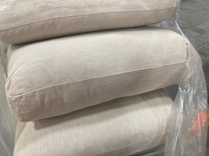 Lot 188  
            Marchington SR10 - Delivery or Collection 

                
2 X LOAF.COM SMITHY FEATHER BACK CUSHIONS IN HOUSE THATCH FABRIC TO INCLUDE LOAF....