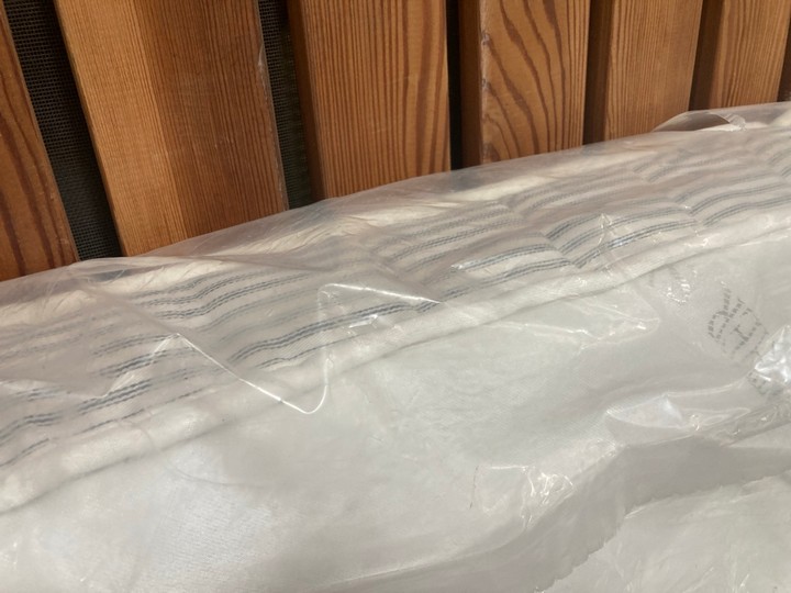 Lot 191  
            Marchington SR10 - Delivery or Collection 

                
LOAF.COM SOFA BED MATTRESS 133 X 180CM: LOCATION - A4