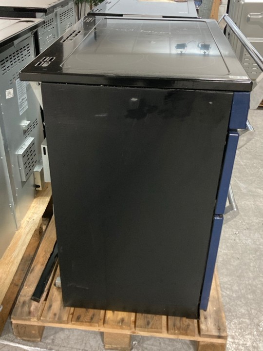 Lot 204  
            Marchington SR10 - Delivery or Collection 

                
STOVES RICHMOND DELUXE 90CM RANGE COOKER IN MIDNIGHT BLUE MODEL: D900EI TCH ORIGI... - Image 5