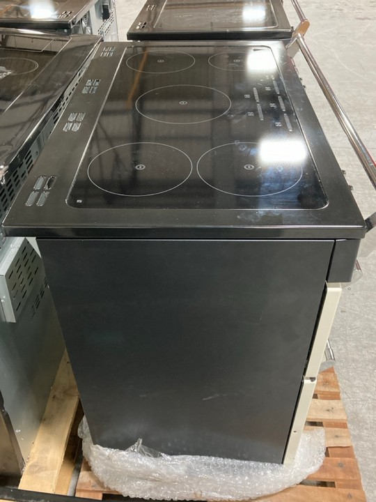 Lot 210  
            Marchington SR10 - Delivery or Collection 

                
STOVES RICHMOND 100CM ELECTRIC RANGE COOKER WITH INDUCTION HOB: MODEL S1000EI - O... - Image 4