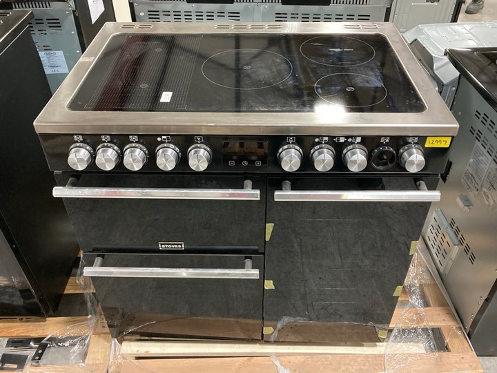 Lot 213  
            Marchington SR10 - Delivery or Collection 

                
STOVES RICHMOND 90CM RANGE COOKER WITH INDUCTION HOB IN STAINLESS STEEL AND BLACK...