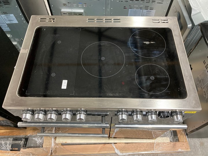 Lot 213  
            Marchington SR10 - Delivery or Collection 

                
STOVES RICHMOND 90CM RANGE COOKER WITH INDUCTION HOB IN STAINLESS STEEL AND BLACK... - Image 2
