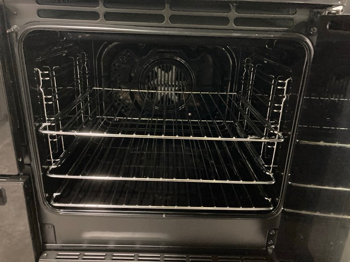 Lot 214  
            Marchington SR10 - Delivery or Collection 

                
BELLING COOKCENTRE 100CM RANGE COOKER WITH INDUCTION HOB: MODEL 100EI - ORIGINAL ... - Image 2