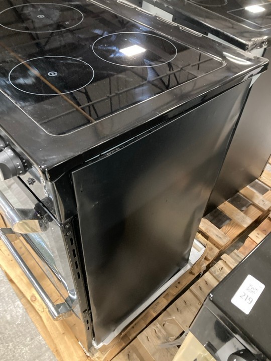 Lot 218  
            Marchington SR10 - Delivery or Collection 

                
BELLING KENSINGTON 100CM ELECTRIC RANGE COOKER WITH CERAMIC HOB: MODEL 100E - ORI... - Image 4