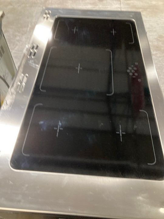 Lot 225  
            Marchington SR10 - Delivery or Collection 

                
BELLING COOKCENTRE 110CM ELECTRIC RANGE COOKER WITH INDUCTION HOB: MODEL 110EI - ...