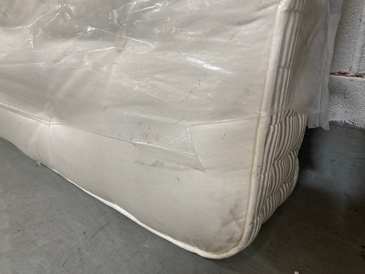 Lot 242  
            Marchington SR10 - Delivery or Collection 

                
LOAF.COM TOP DOG KING SIZE MATTRESS ORIGINAL RRP: £1245: LOCATION - A6