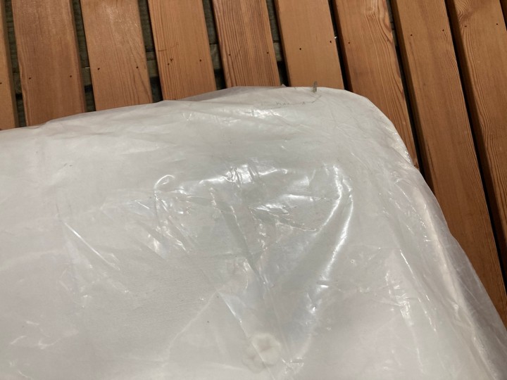 Lot 250  
            Marchington SR10 - Delivery or Collection 

                
LOAF.COM OUR PERFECT MATTRESS KING SIZE FIRM ORIGINAL RRP: £845: LOCATION - A8