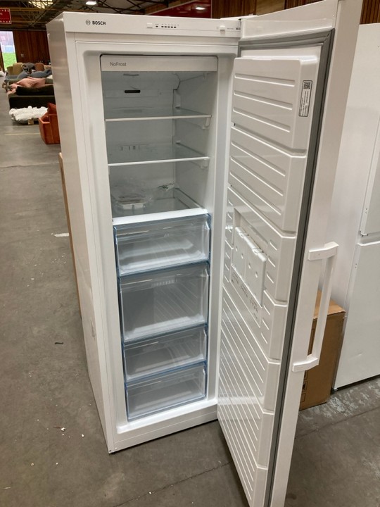 Lot 261  
            Marchington SR10 - Delivery or Collection 

                
BOSCH TALL FREEZER: MODEL GSN33VWEPG - ORIGINAL RRP £669: LOCATION - A5 - Image 2