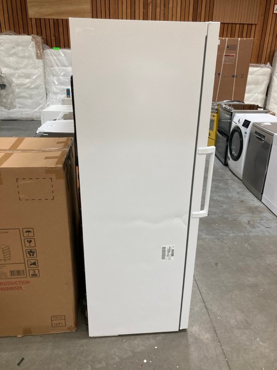 Lot 261  
            Marchington SR10 - Delivery or Collection 

                
BOSCH TALL FREEZER: MODEL GSN33VWEPG - ORIGINAL RRP £669: LOCATION - A5 - Image 3