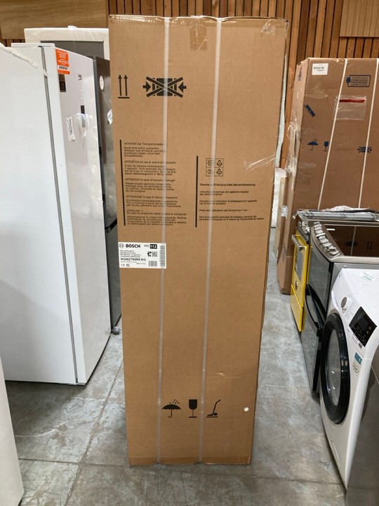 Lot 265  
            Marchington SR10 - Delivery or Collection 

                
BOSCH FRIDGE FREEZER: MODEL KGN27NWEAG - ORIGINAL RRP £469: LOCATION - A5 - Image 4