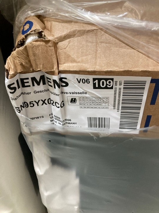 Lot 269  
            Marchington SR10 - Delivery or Collection 

                
SIEMENS INTEGRATED DISHWASHER: MODEL SN95YX02CG - ORIGINAL RRP £999: LOCATION - A5 - Image 2