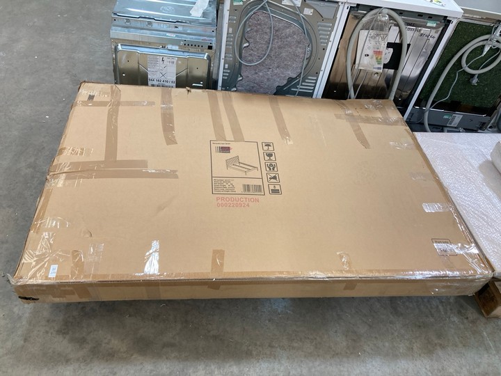 Lot 279  
            Marchington SR10 - Delivery or Collection 

                
JOHN LEWIS & PARTNERS MARQUETRY KING SIZE BED FRAME IN NATURAL - BOX 1 OF 2: LOCA...